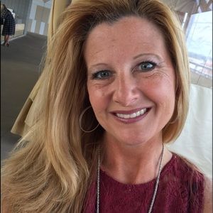 Meet your Posher, Angie